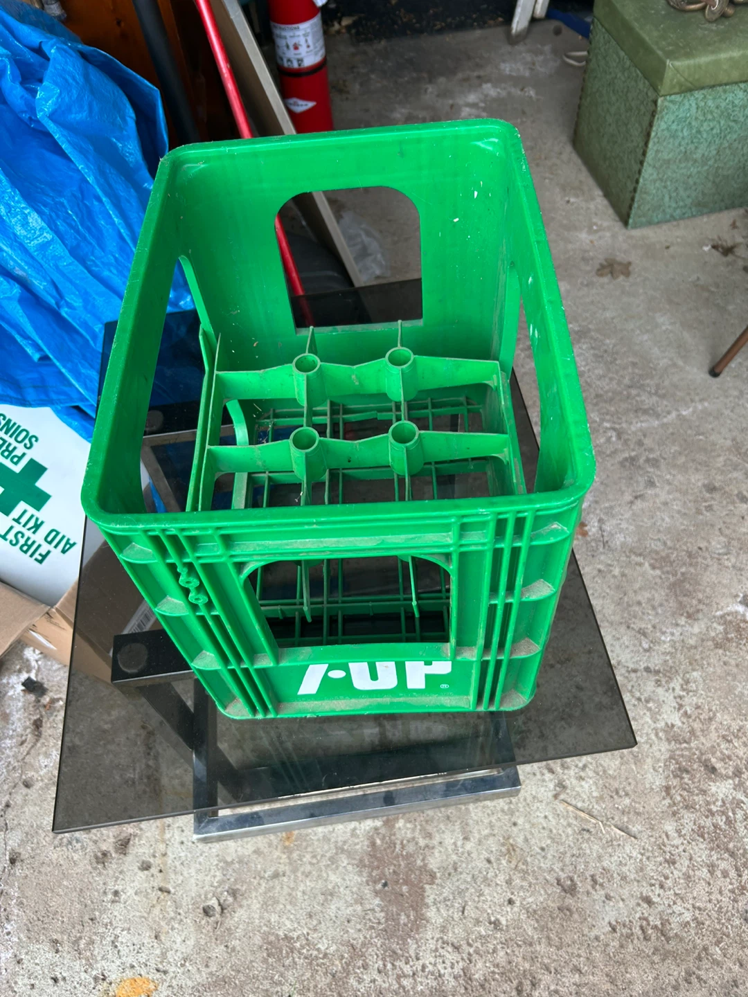 7UP Display Case Green Plastic Crate - photo 2