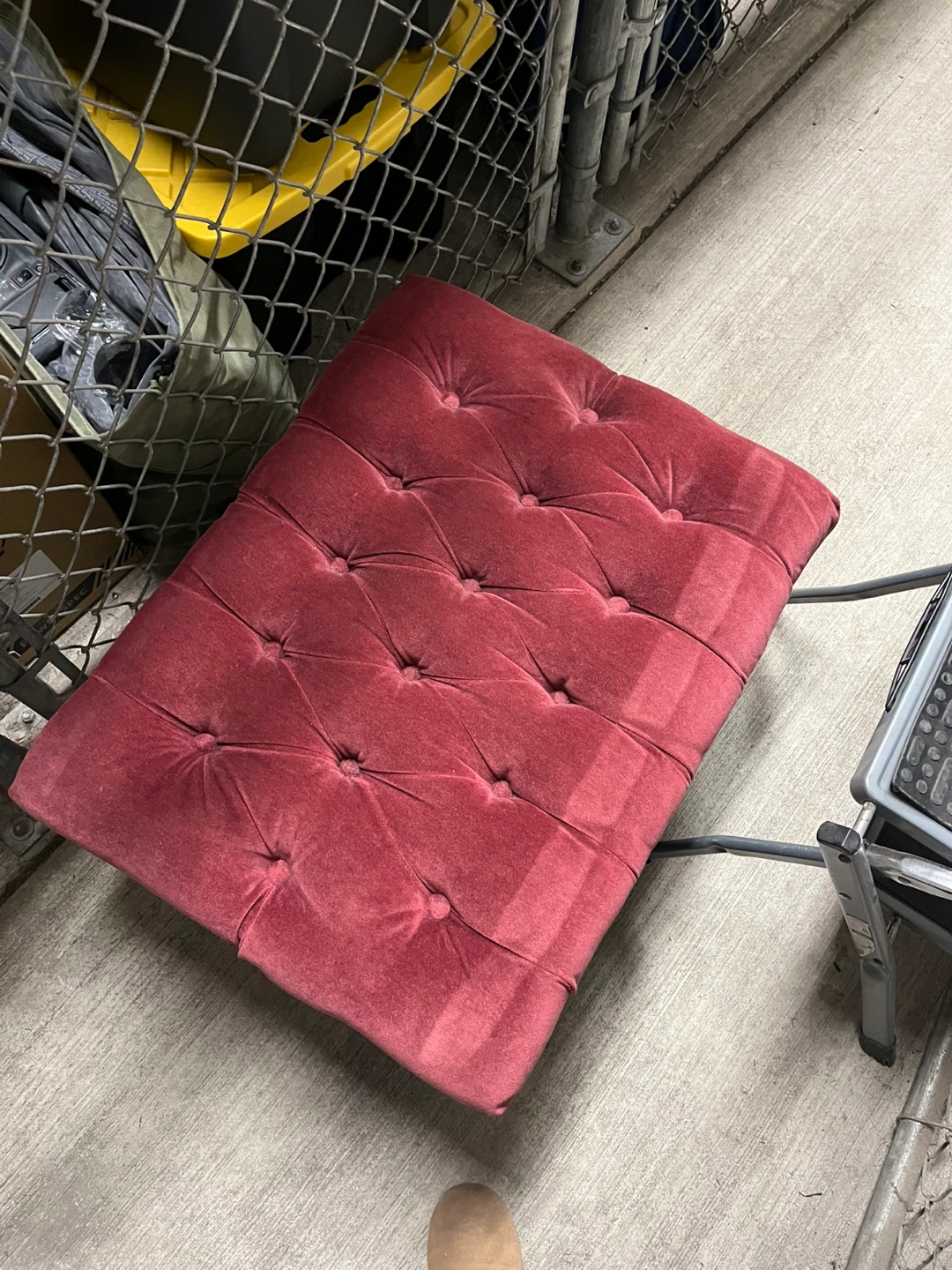 Velvet Tufted Armchair with Ottoman - photo 2