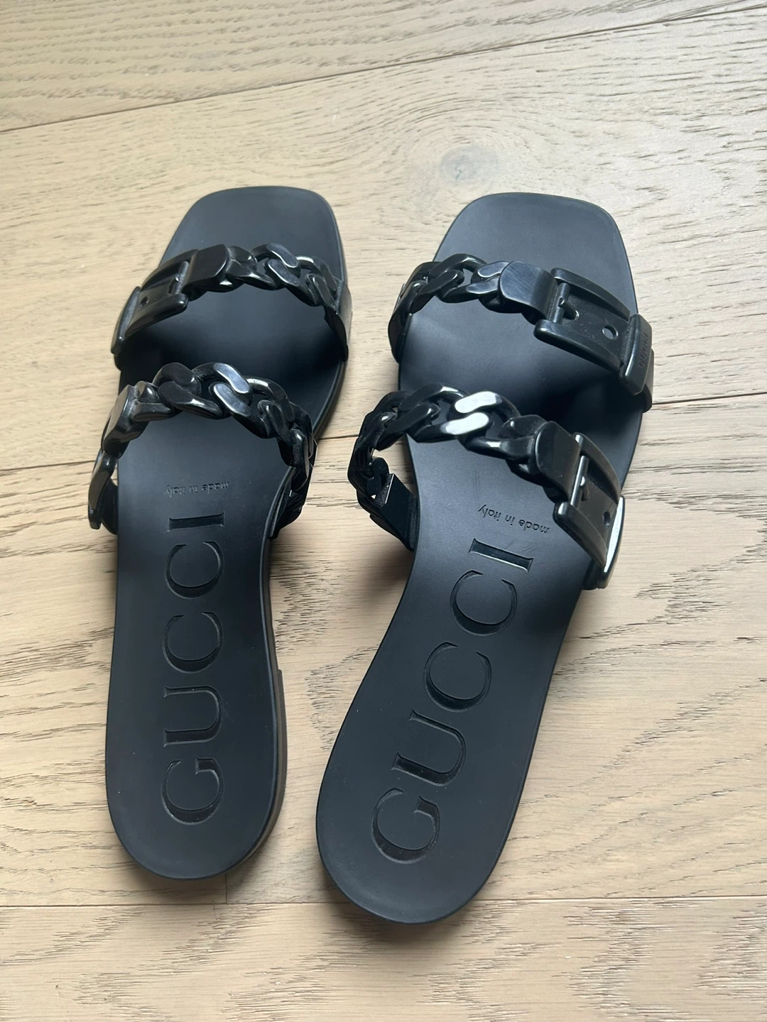 Women's Gucci sandals - photo 2