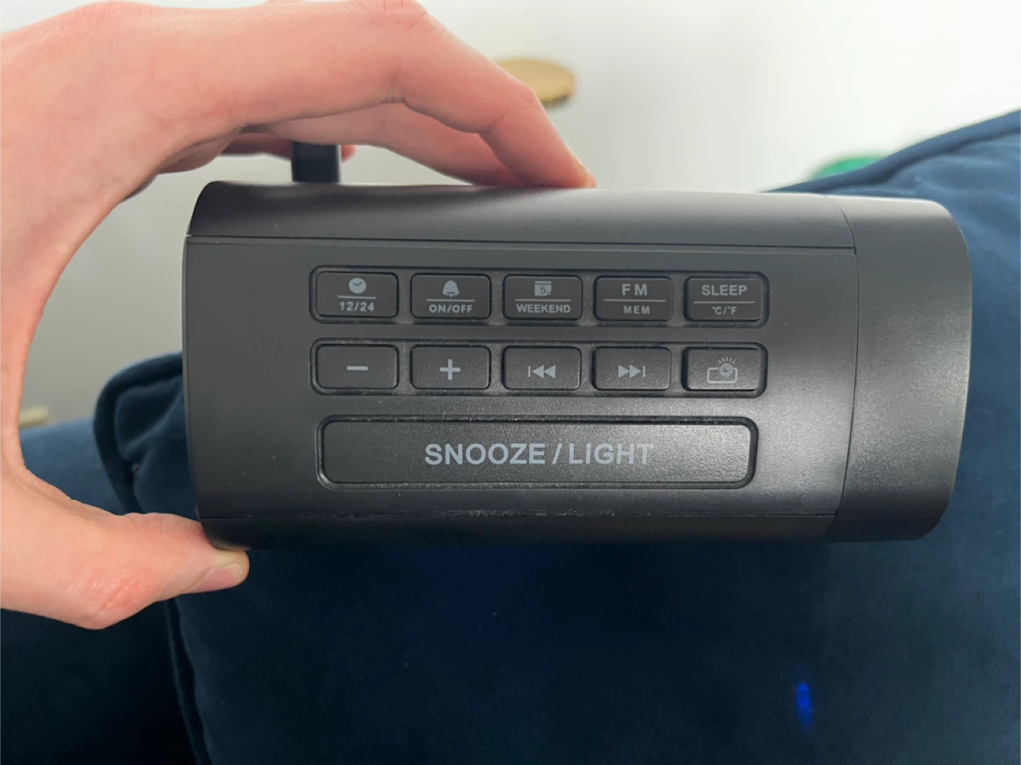 Liorque Projection Alarm Clock with Radio and Temperature - photo 3