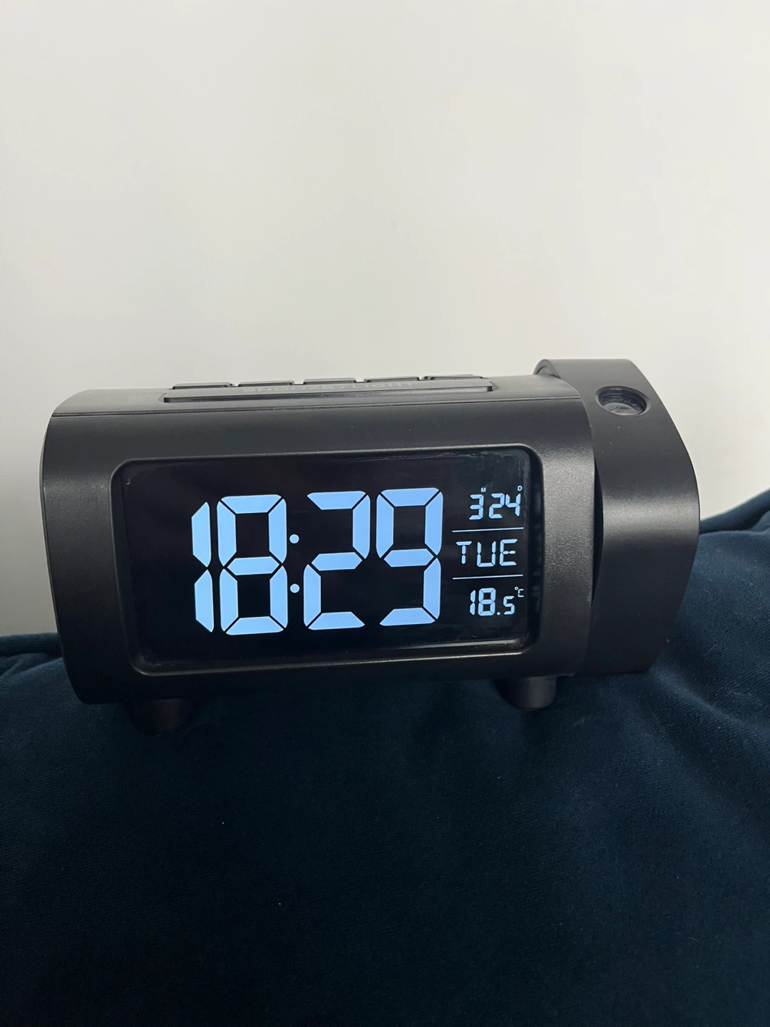 Liorque Projection Alarm Clock with Radio and Temperature