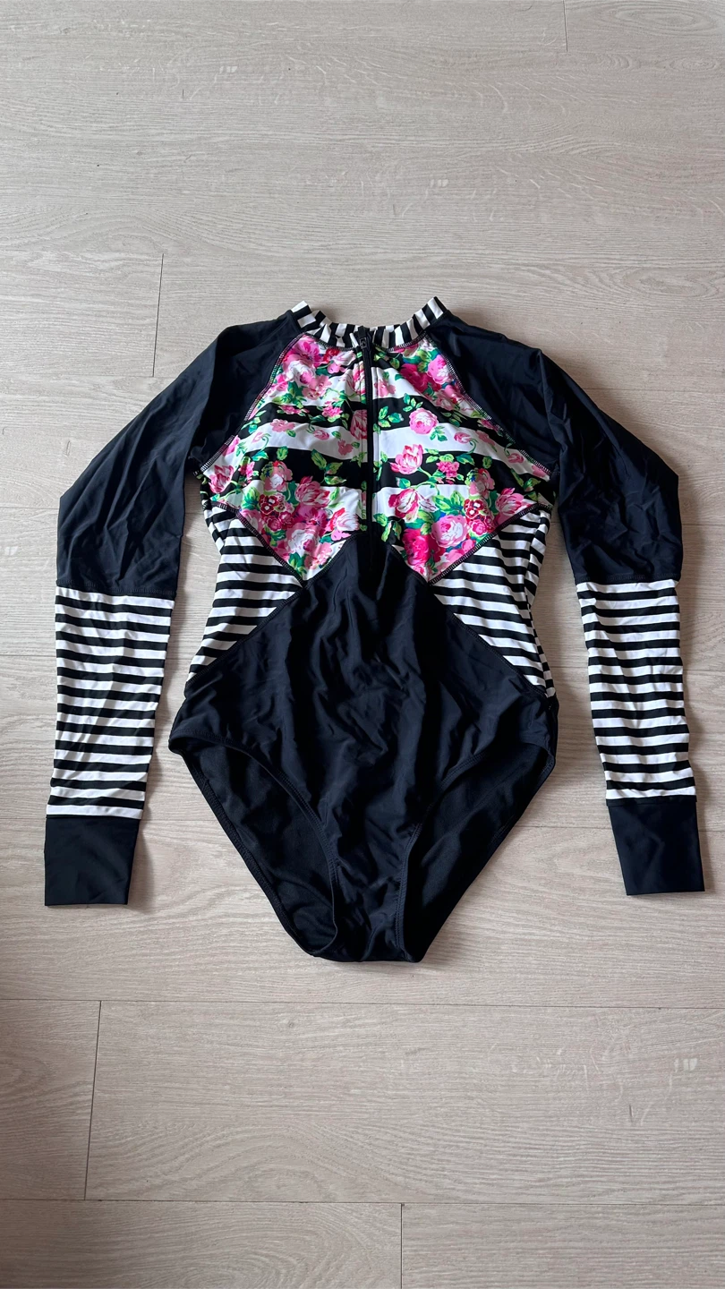 Long Sleeve Rash Guard Swimsuit - size L - New