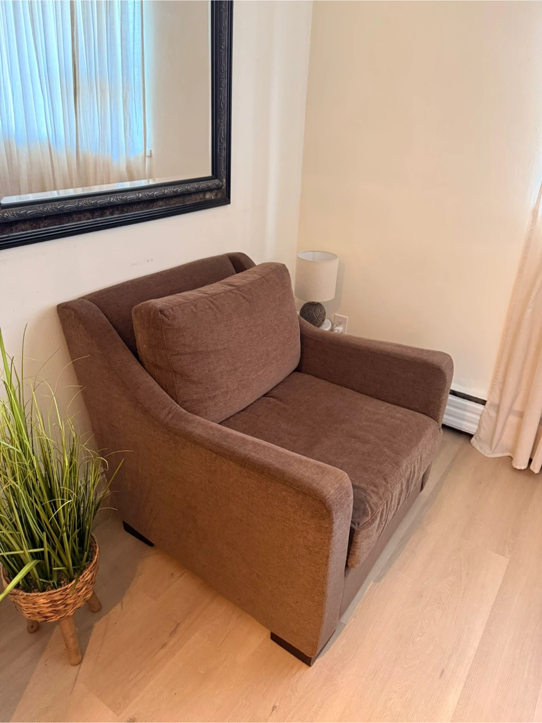 Brown Armchair - photo 2