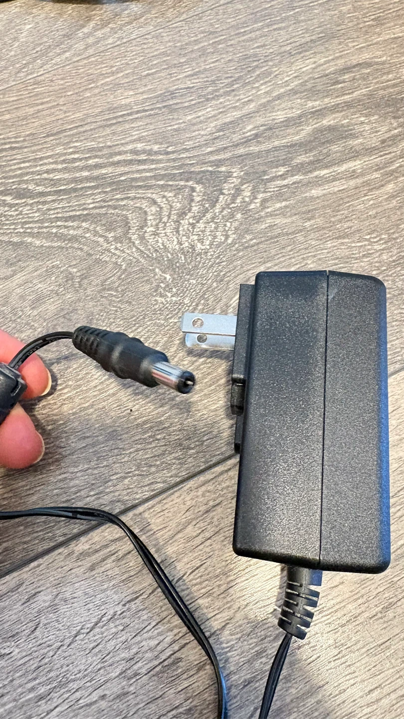AC Power Adapter 12V 1.5A - photo 3