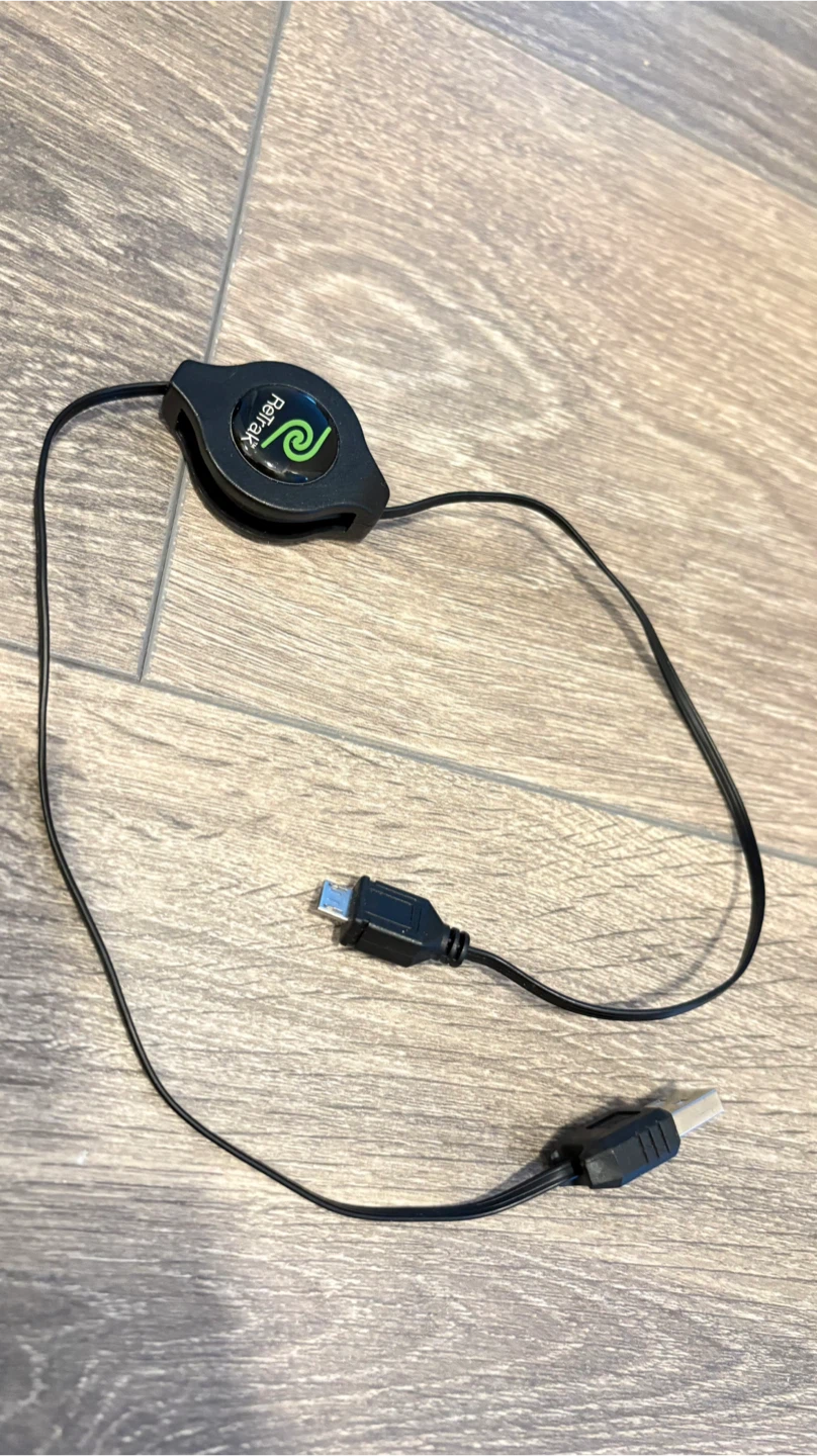 Retrak Retractable USB to Micro USB Cable