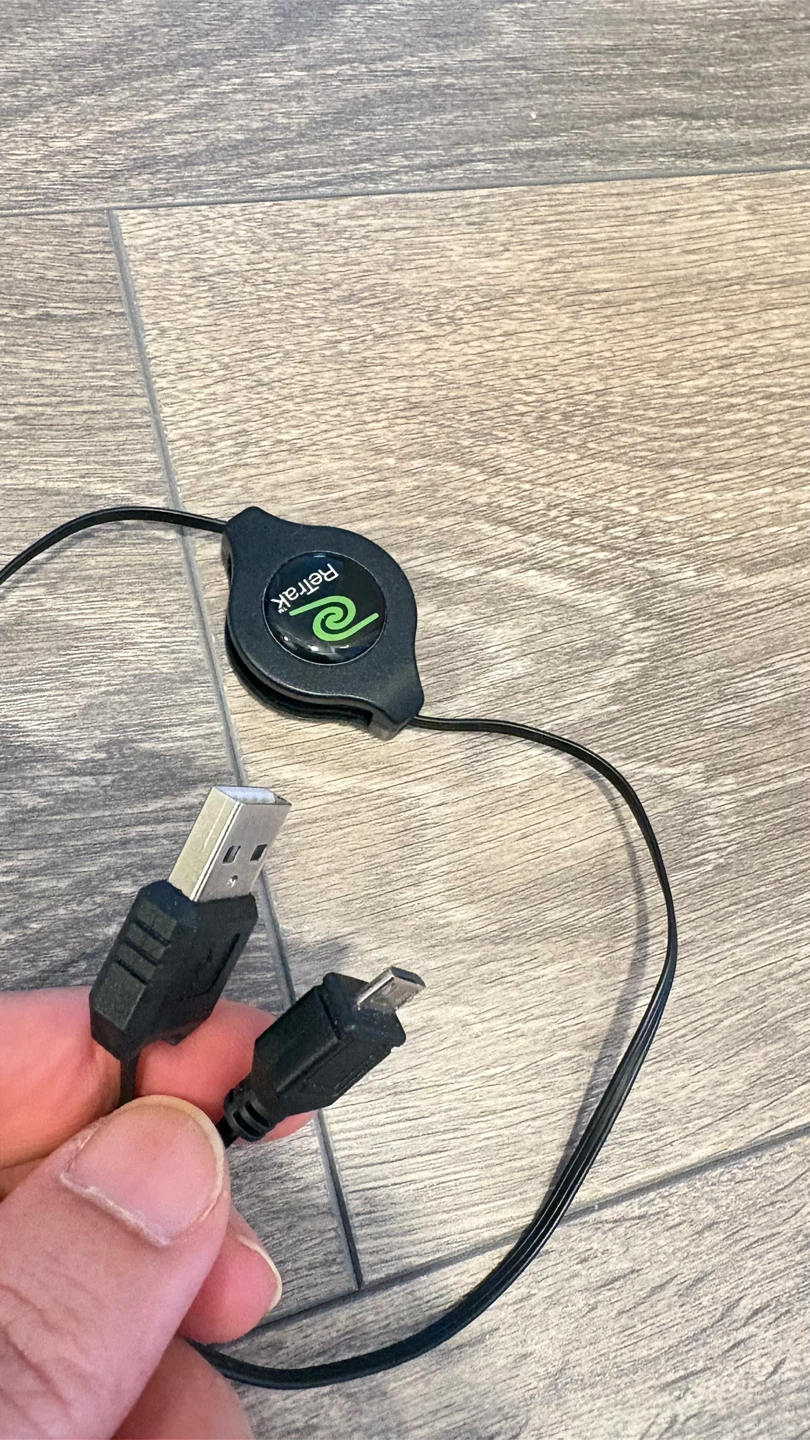 Retrak Retractable USB to Micro USB Cable - photo 2
