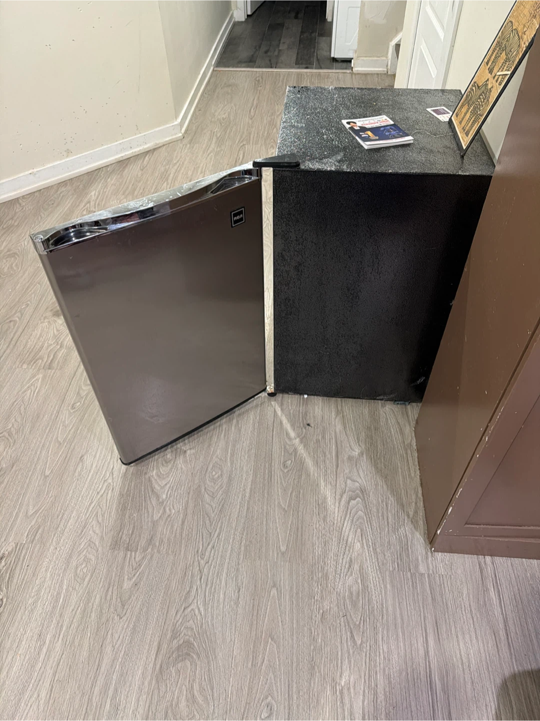 RCA 4.5 cu. ft. Compact Fridge - Stainless Steel - photo 3