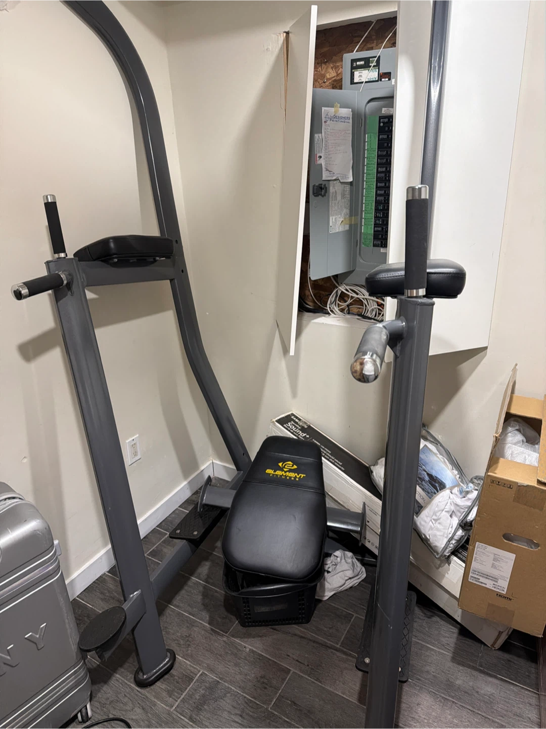 Element Fitness Power Tower / Vertical Knee Raise Station