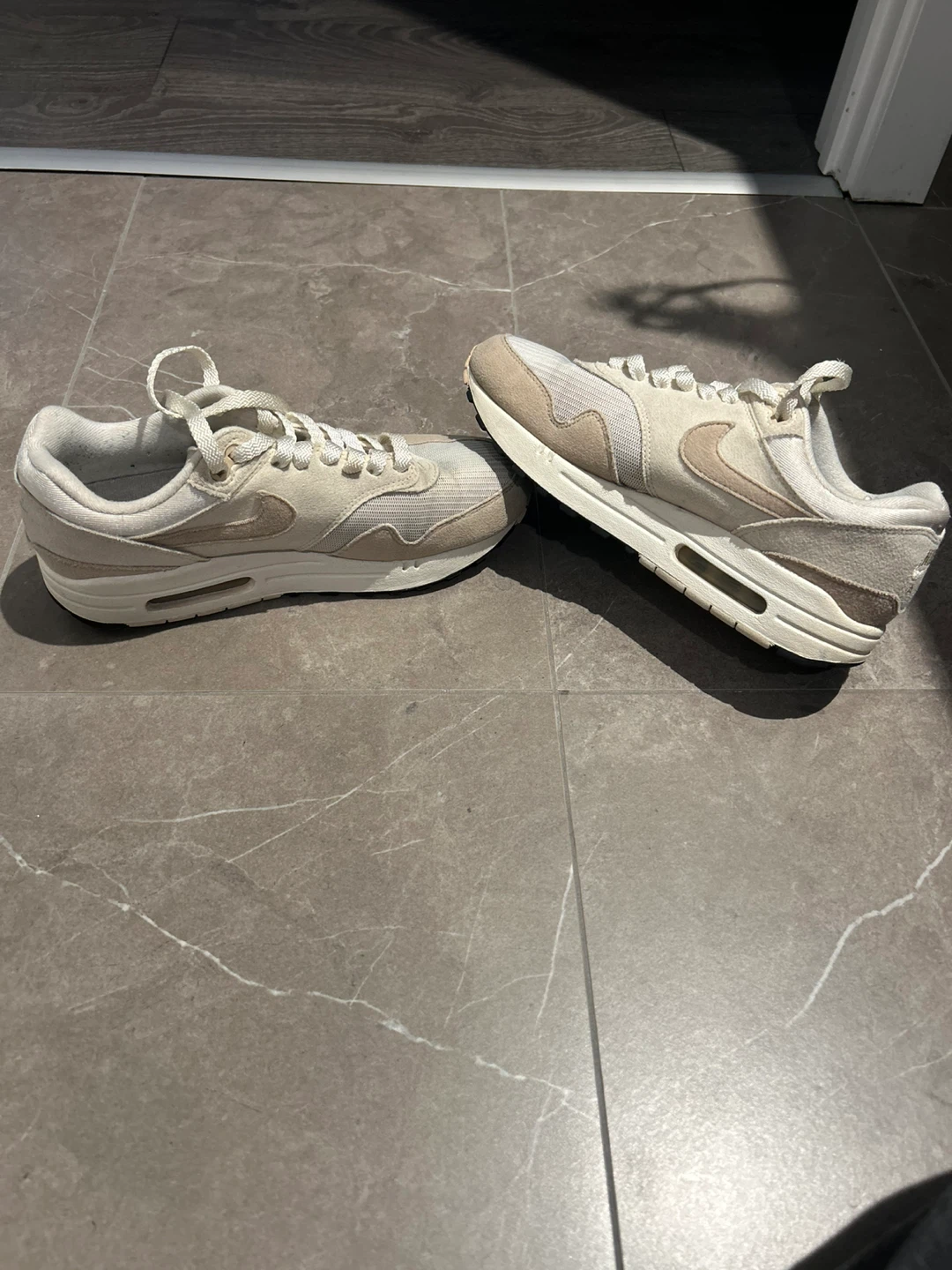 Nike Air Max 1 Sneakers - US 8.5