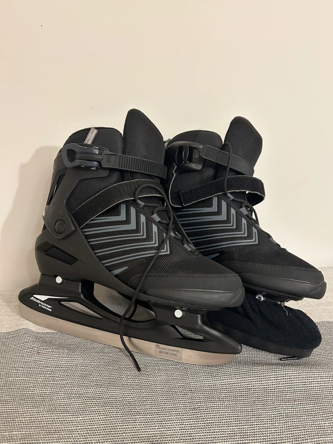 Men Hockey Skates