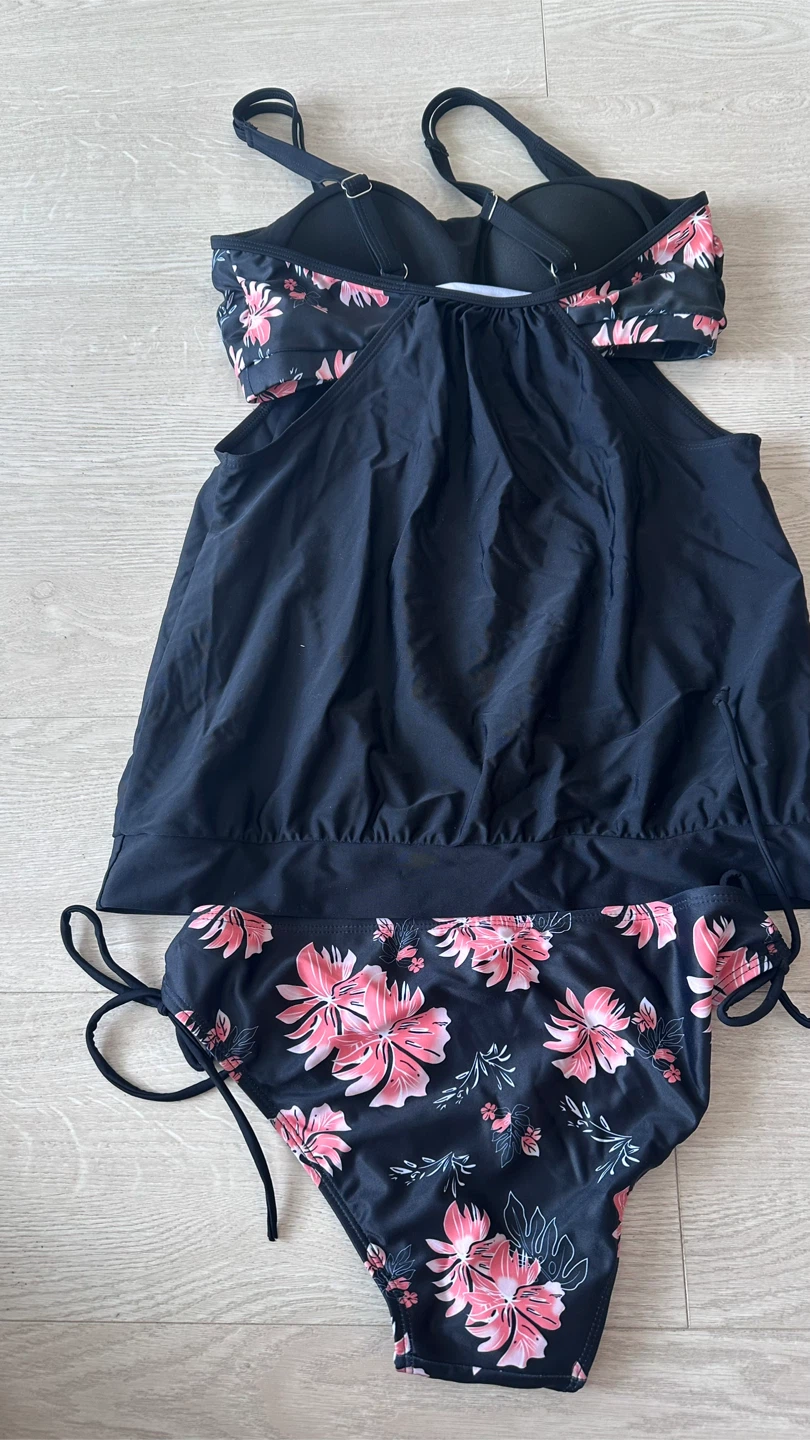 Black floral print tankini swimsuit - Size M - New