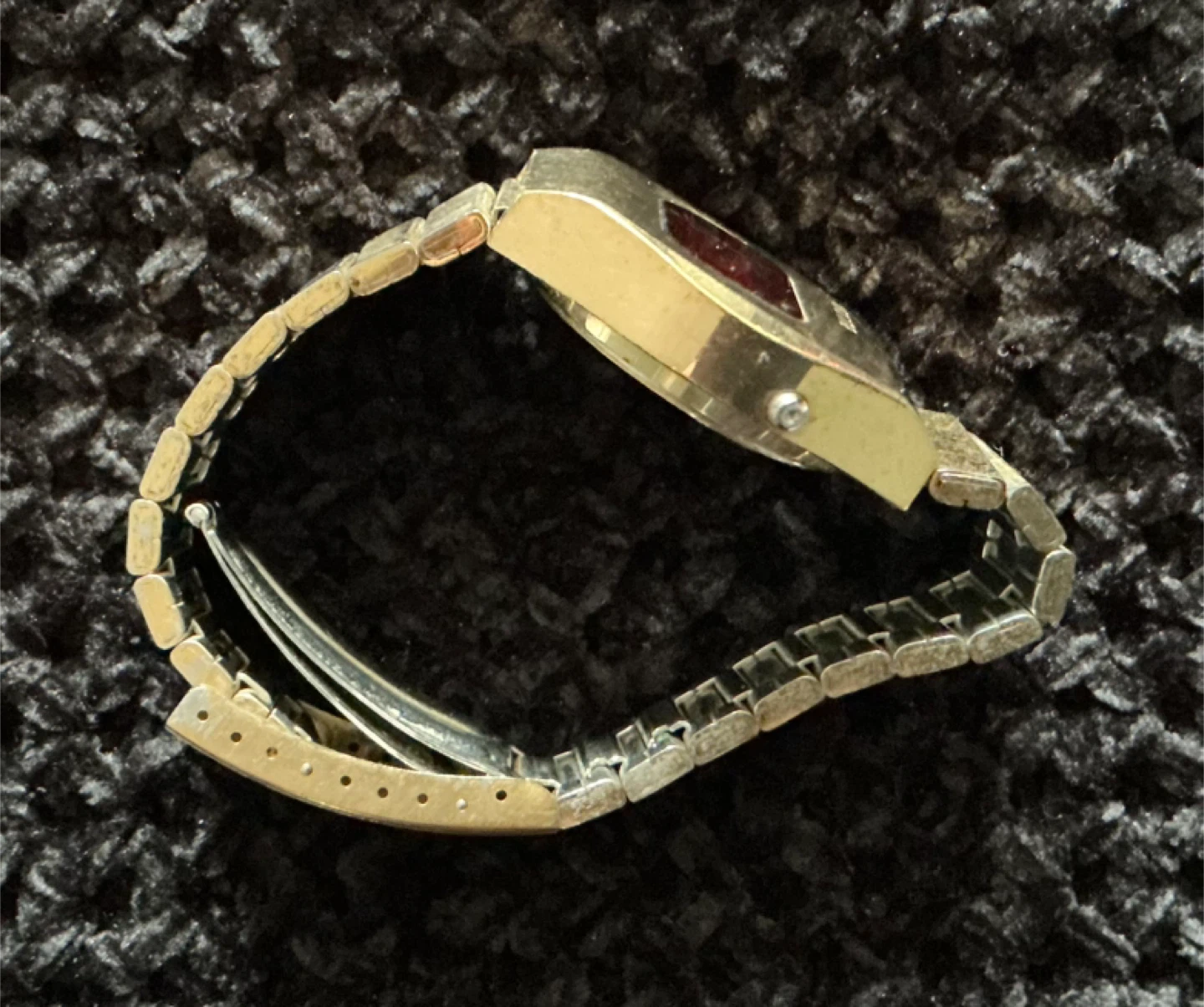 Vintage Bulova Digital Watch - Gold Tone - photo 4