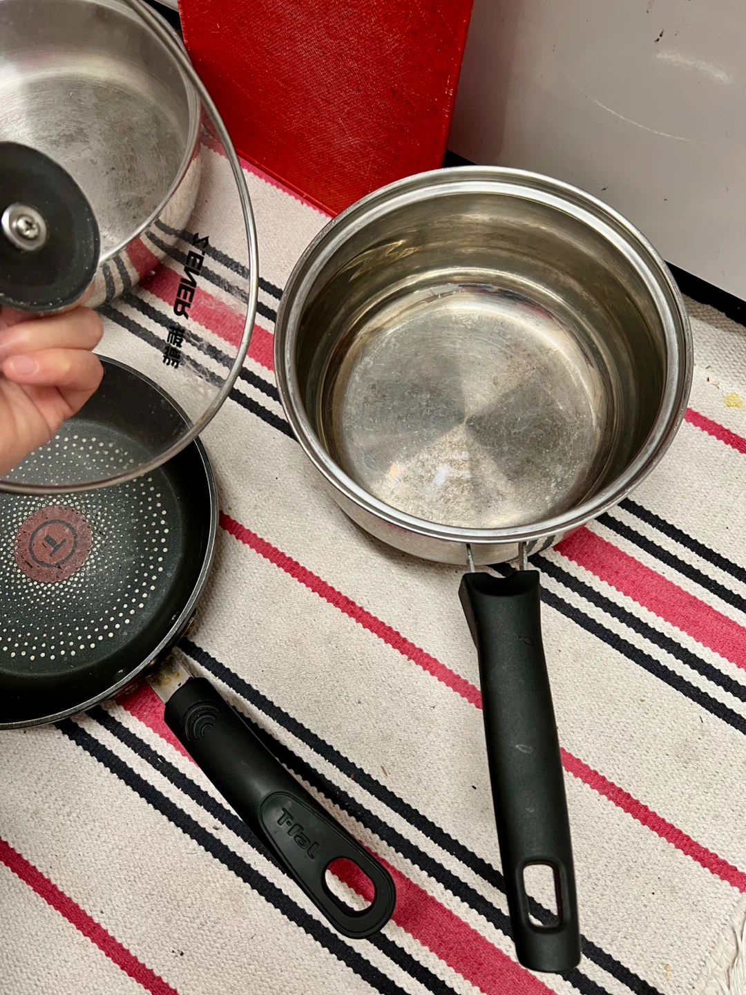 T-fal Frying Pan, Stainless Steel Pot & Cutting Board - photo 3