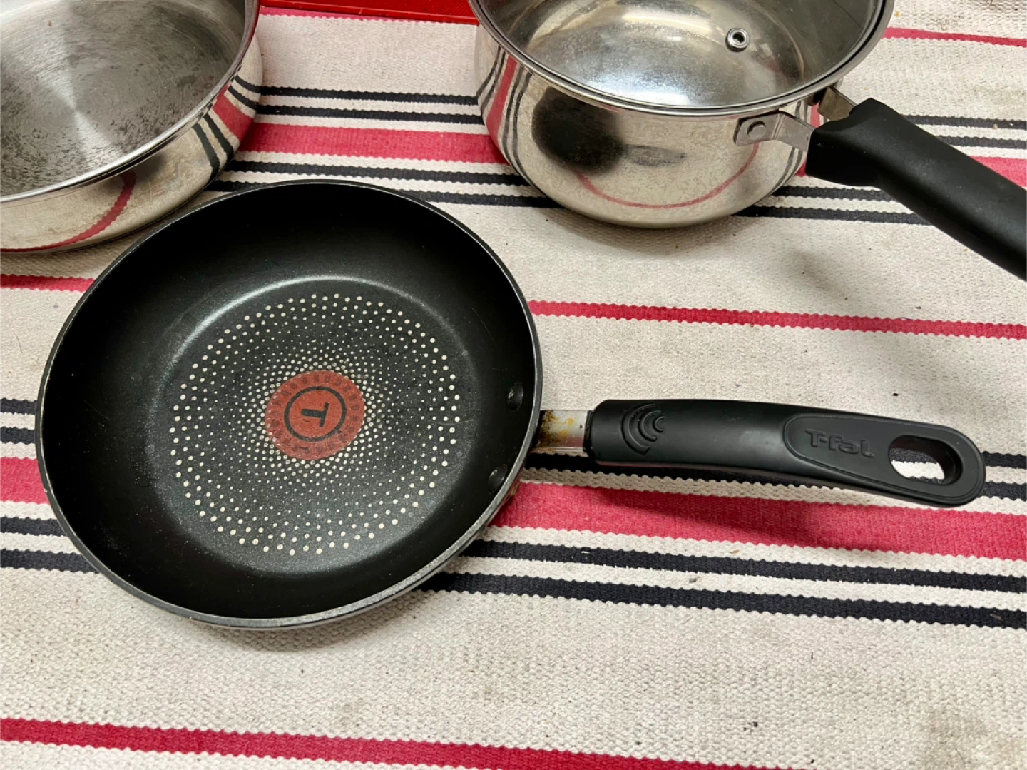 T-fal Frying Pan, Stainless Steel Pot & Cutting Board - photo 2