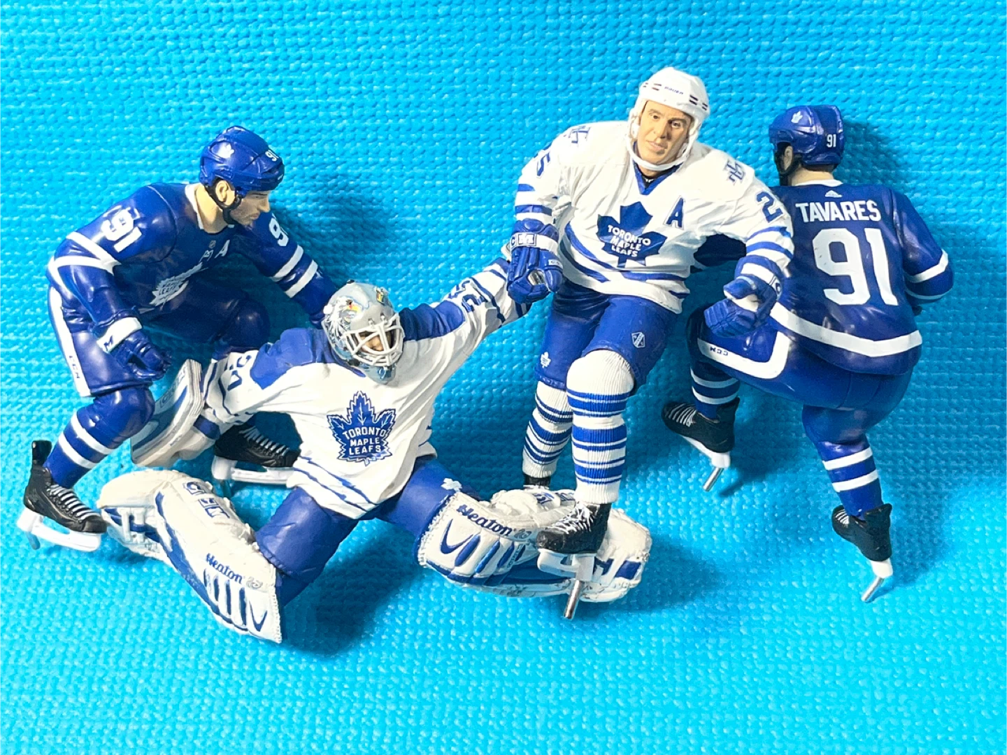Toronto Maple Leafs figures set of 4 incomplete - photo 2