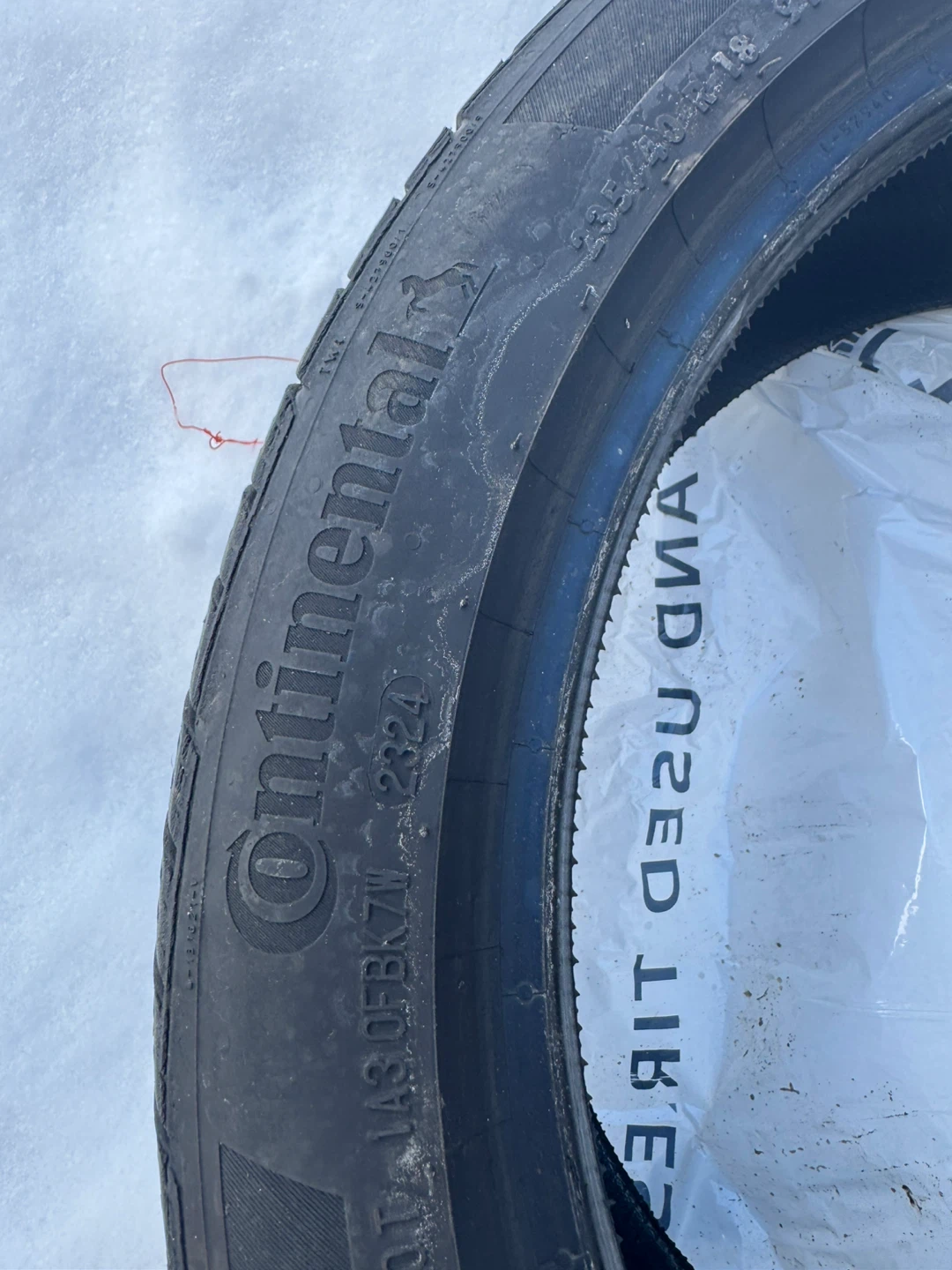 Continental Tire 235/40R18