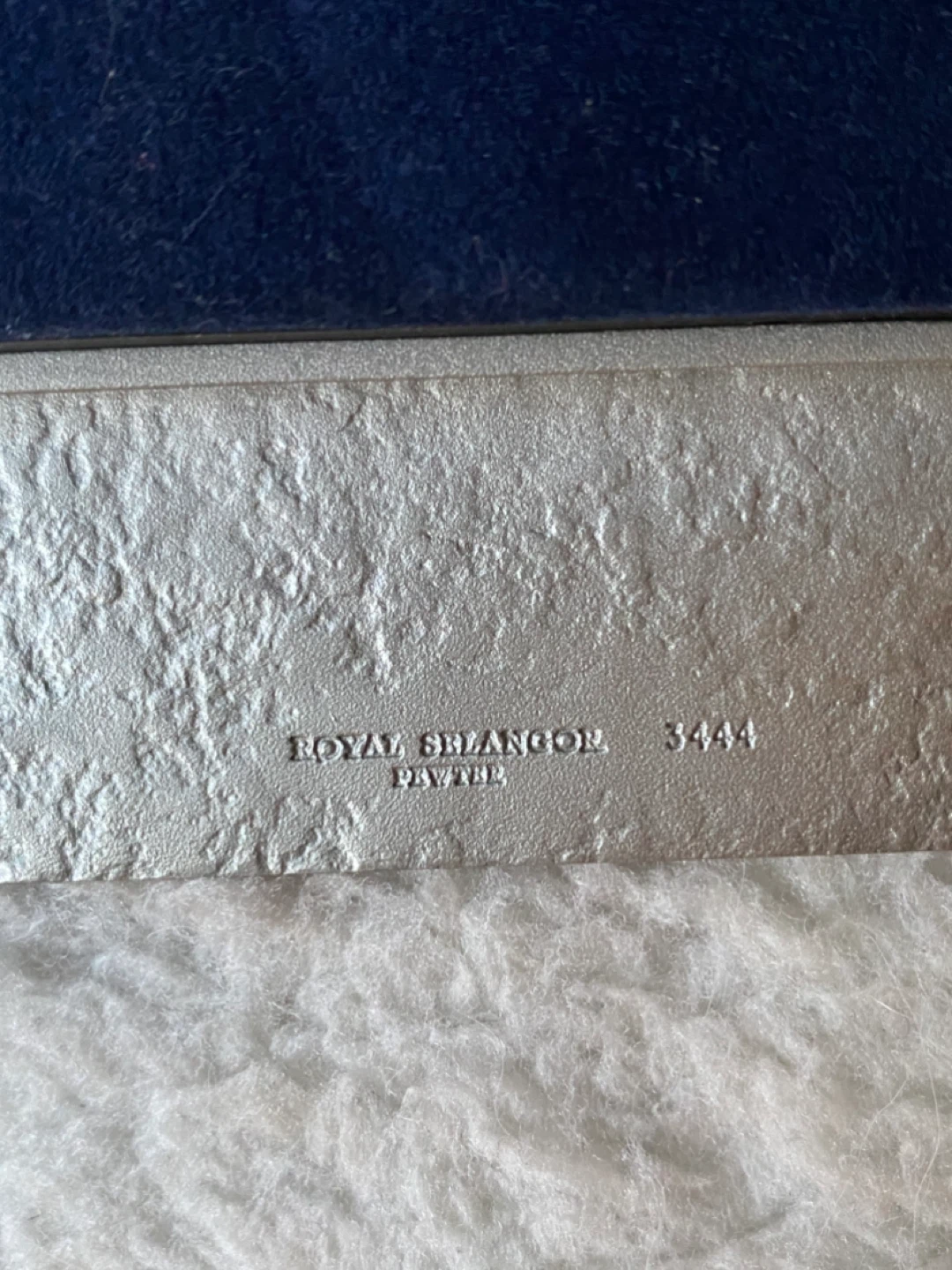 Vintage Royal Selangor Hand-Hammered Pewter Frame - photo 3
