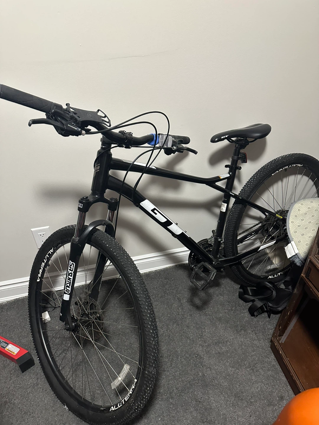 GT Mountain Bike - photo 3