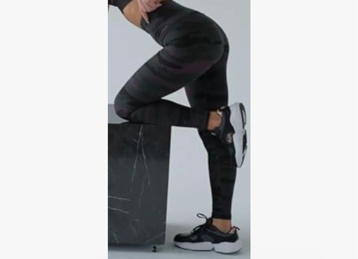 Comfy Forever Women’s Camo Leggings - photo 2