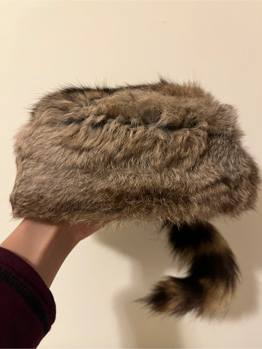 Globecraft Raccoon Tail Fur Hat - Size M - photo 3