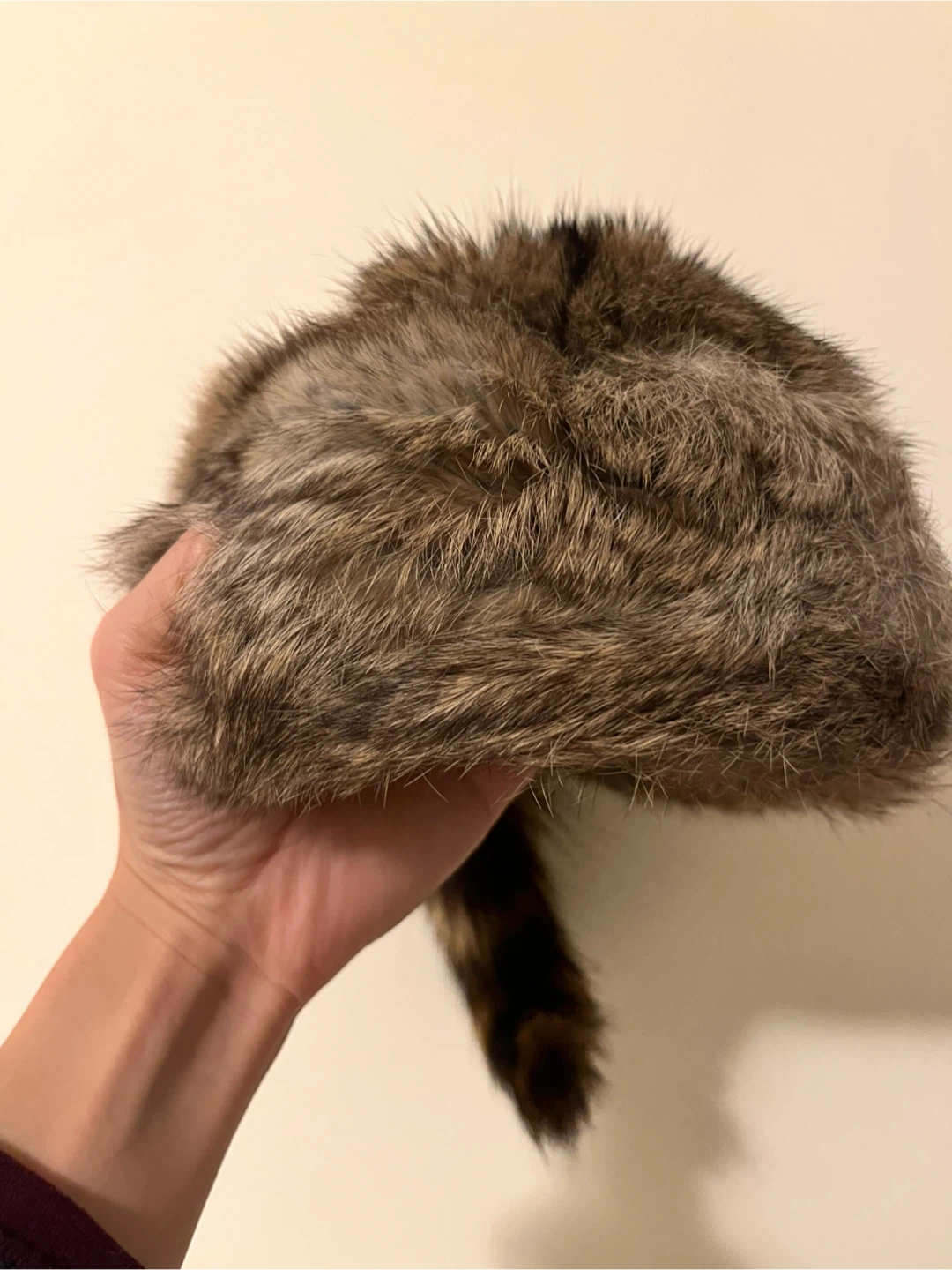 Globecraft Raccoon Tail Fur Hat - Size M - photo 4
