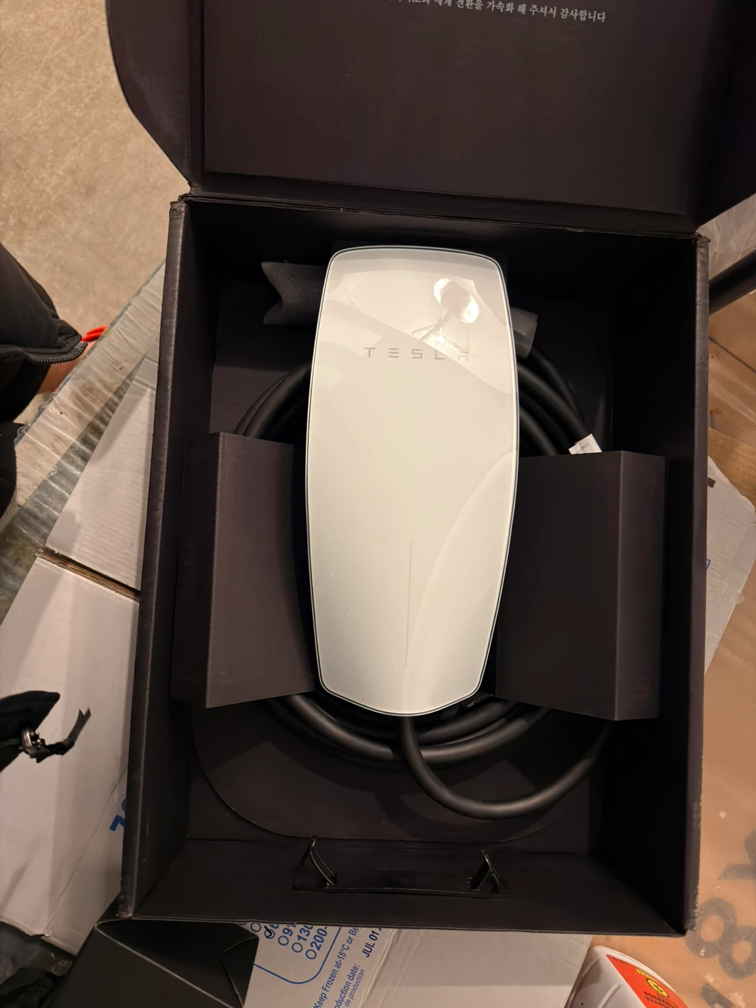 Tesla Wall Connector - photo 3