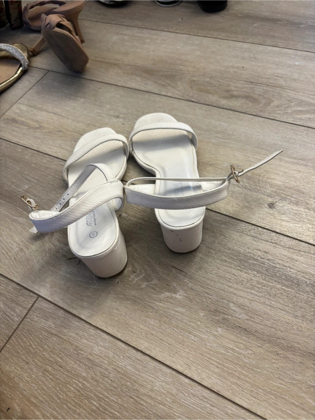 White Block Heel Sandals - ARDENES - photo 3
