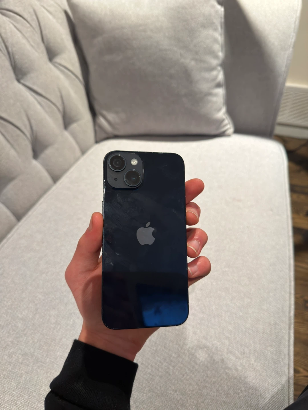 iPhone 14 with 100% battery - photo 2