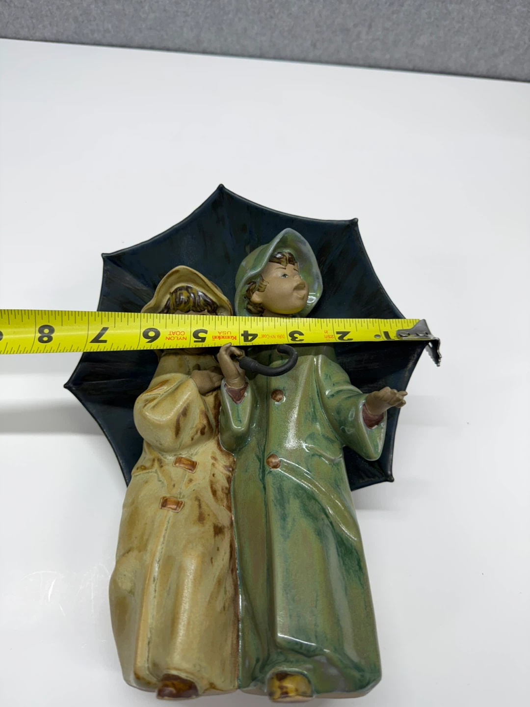 LLADRO Porcelain Figurine - Two Children with Umbrella - photo 4