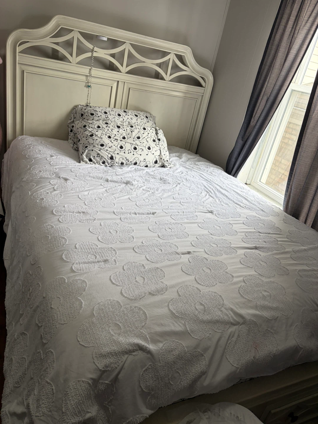 Cream White Queen Size Bed Frame with Storage Drawers