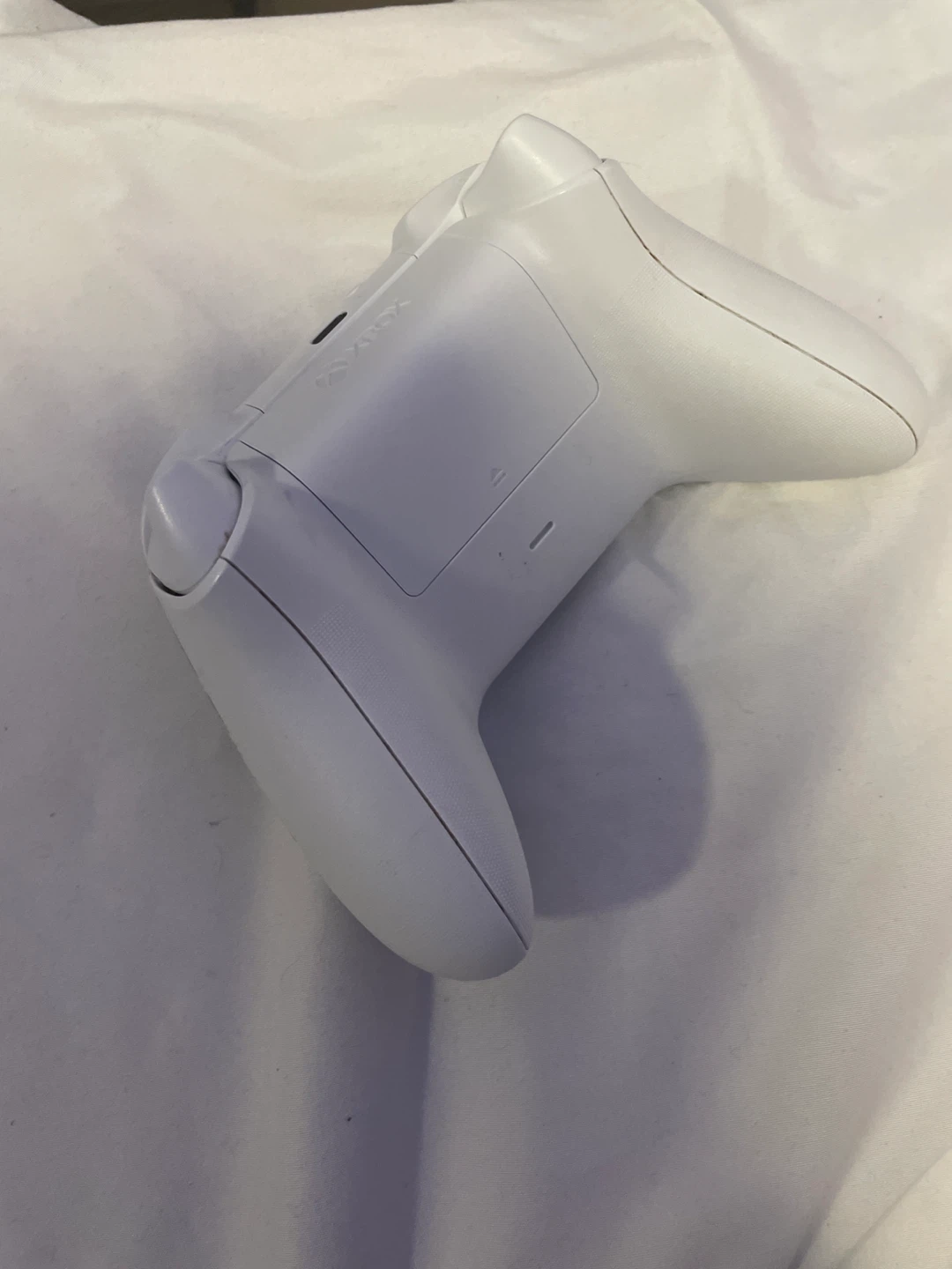 White Xbox Wireless Controller - photo 2
