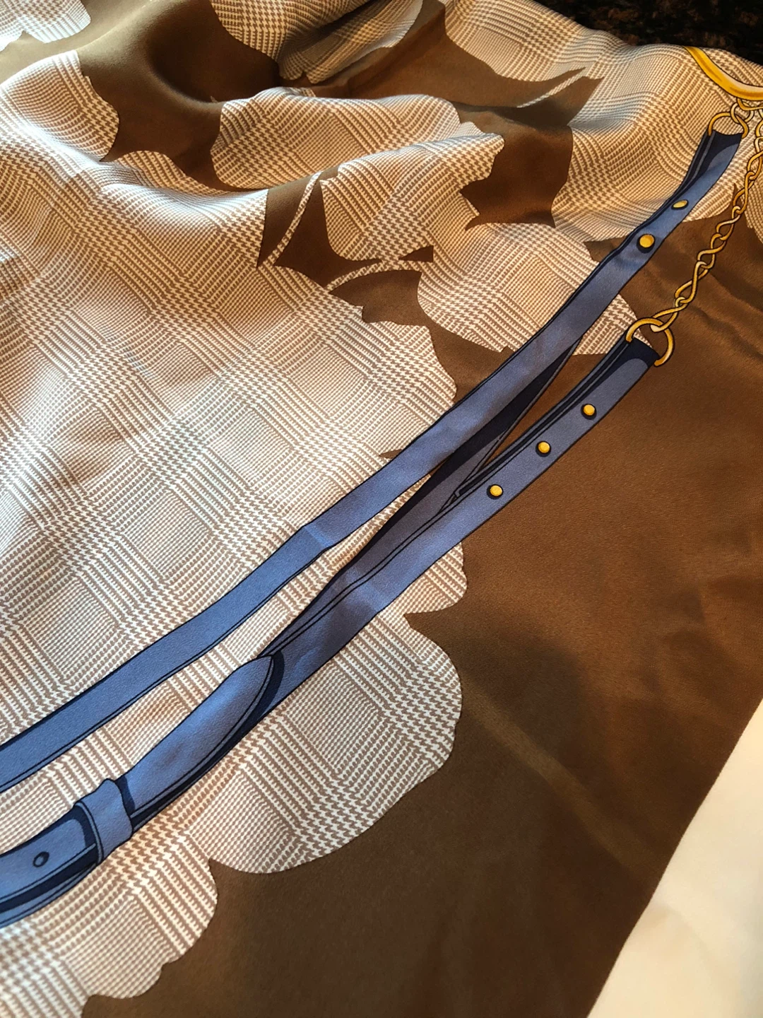 Gucci Vintage Silk Scarf (132 cm x 132 cm) - photo 5