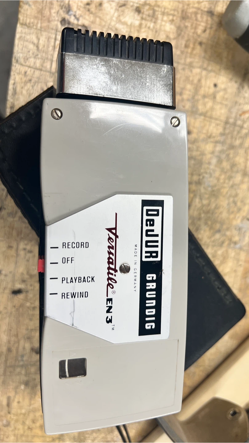 Grundig DeJUR Versatile EN3 Tape Recorder - photo 2