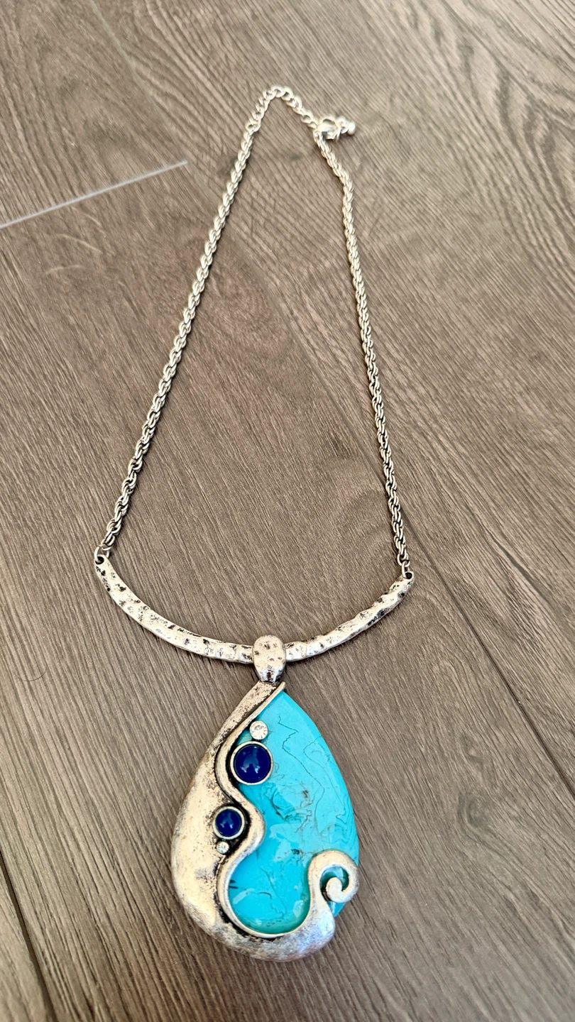 Vintage-Inspired Turquoise Stone Necklace - photo 2