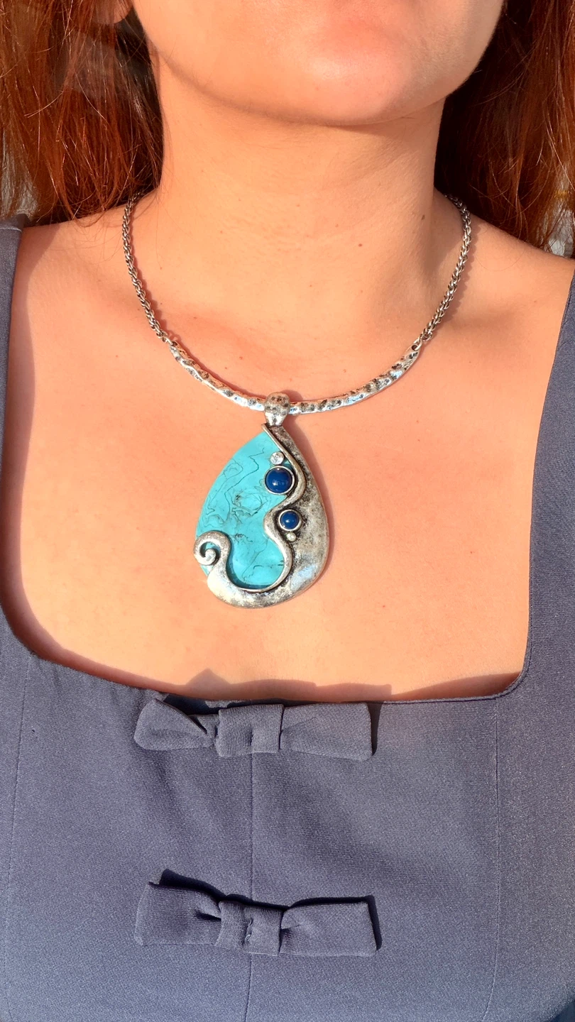 Vintage-Inspired Turquoise Stone Necklace