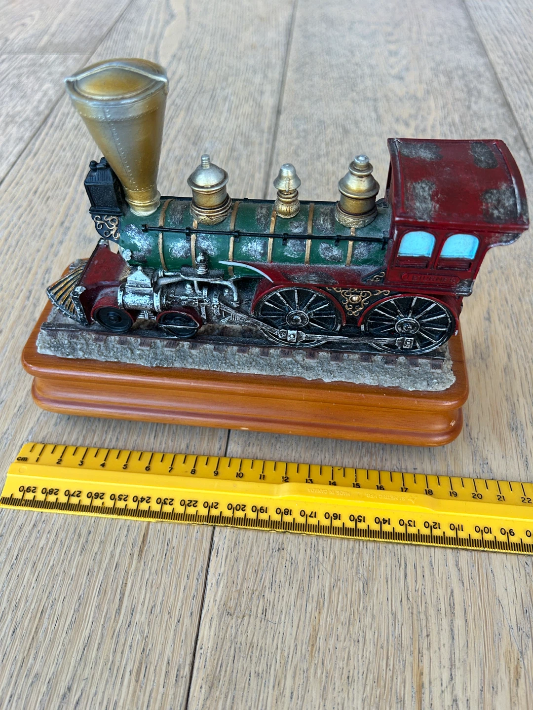 Central Station "Play With A Little Buck" Music Box