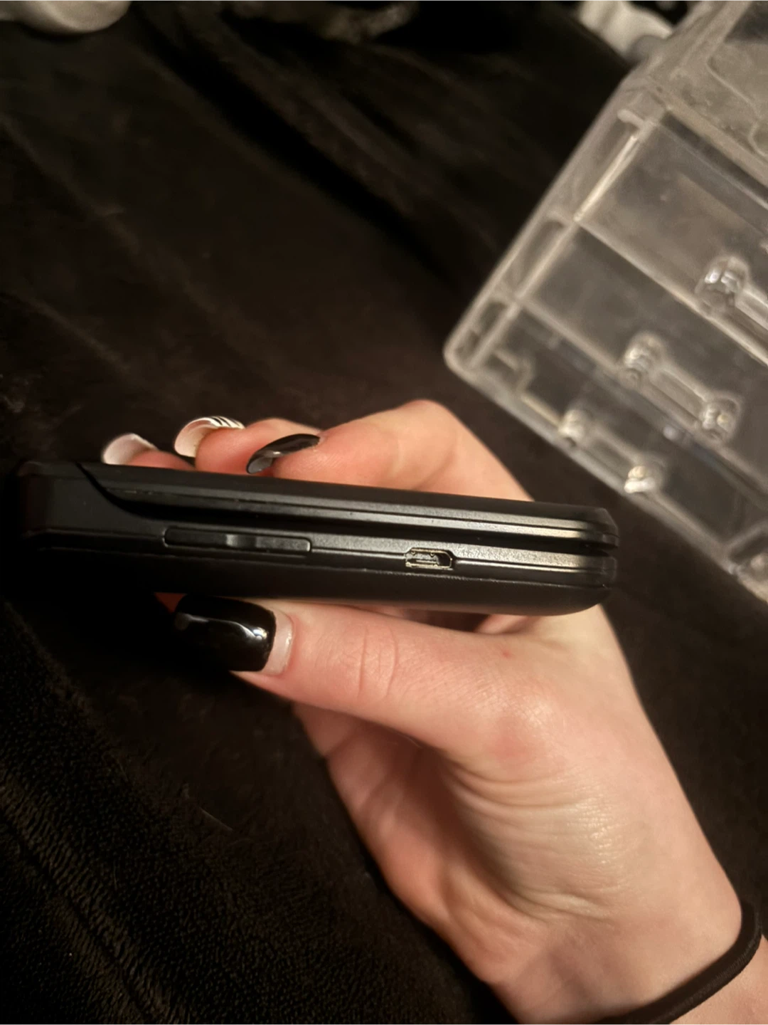 LG Flip Phone - Black - photo 3