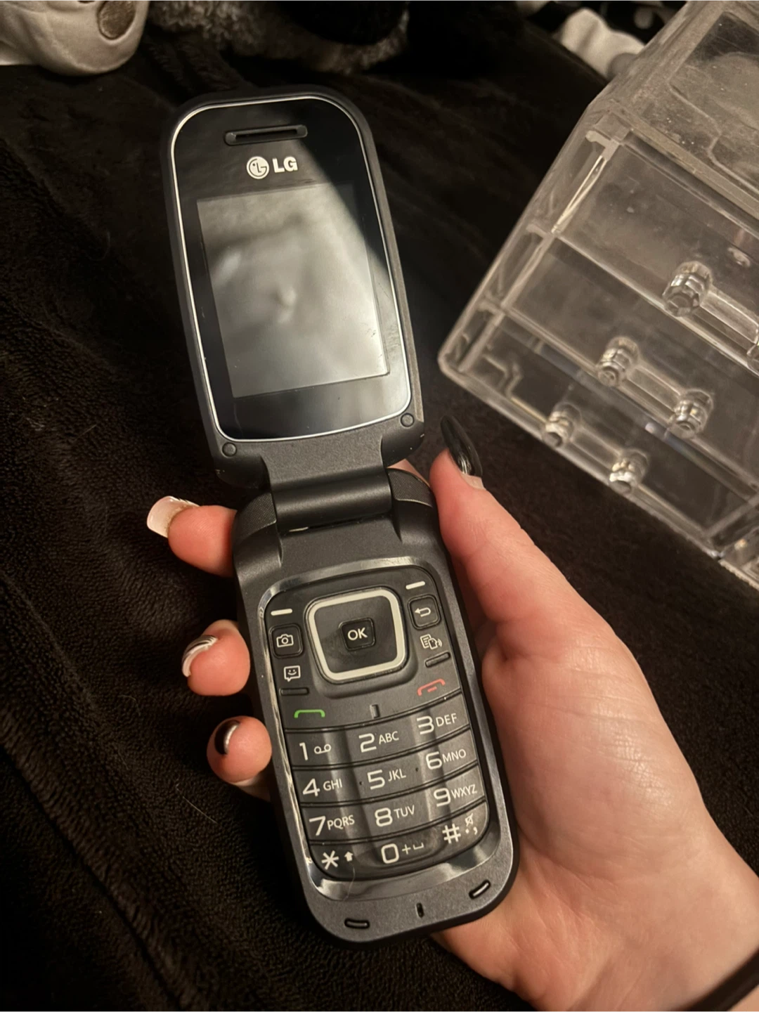 LG Flip Phone - Black - photo 2