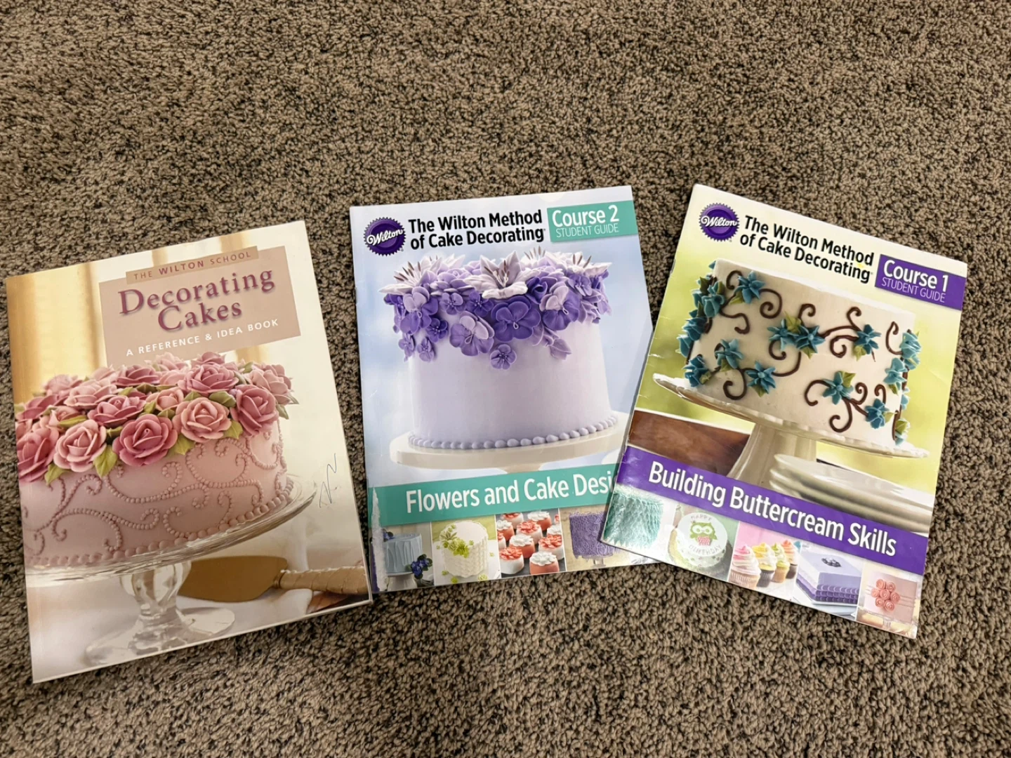 The Wilton Method of Cake Decorating Student Guides