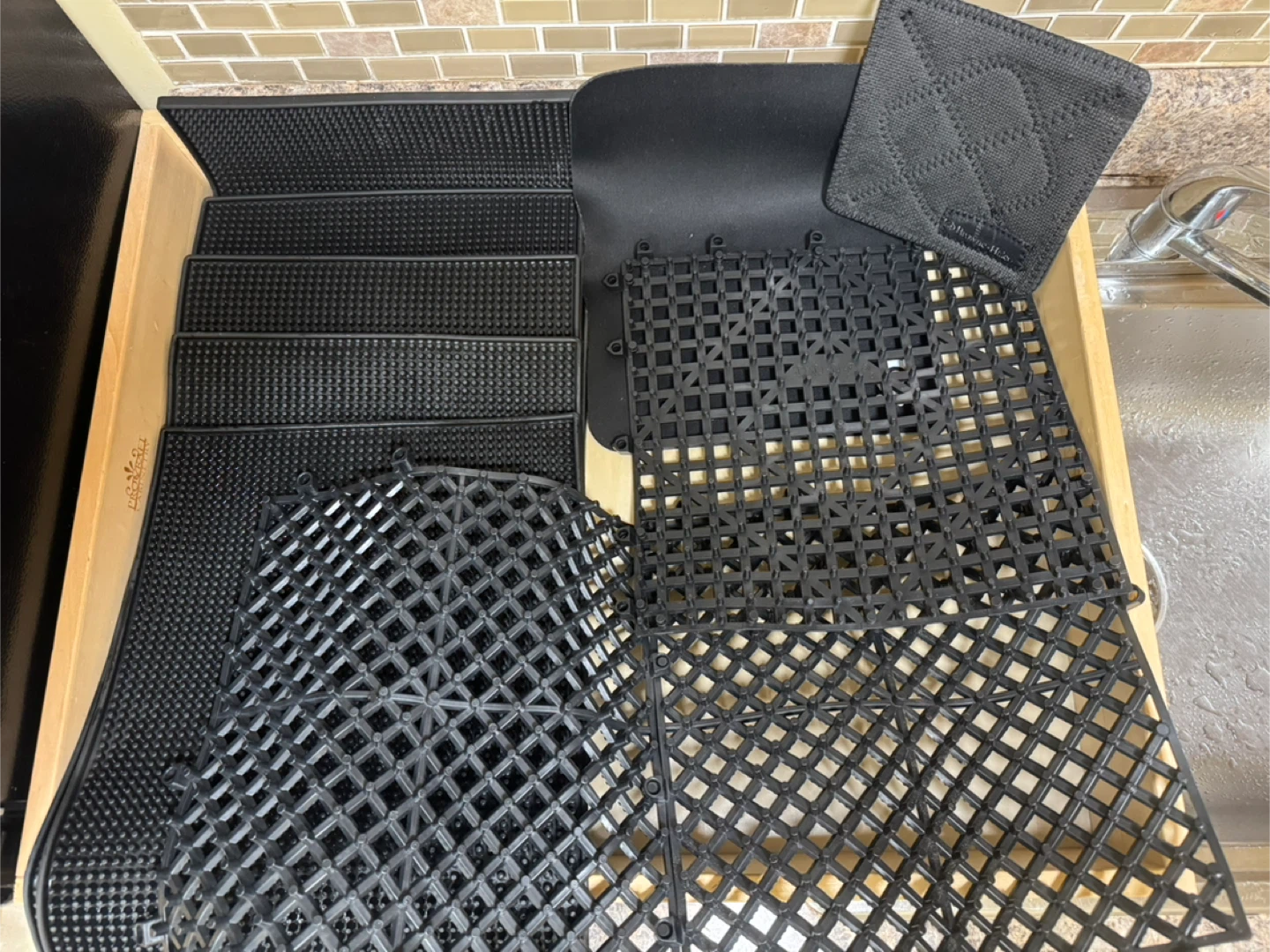 Black Kitchen Mats and Drains Set
