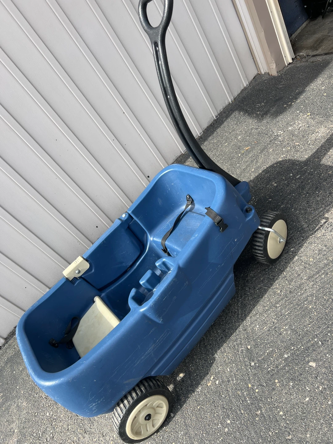 Blue Plastic Wagon - photo 3