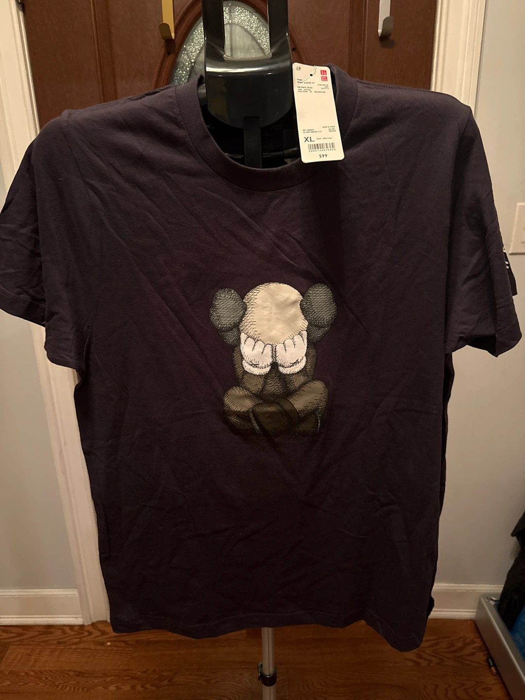 UNIQLO KAWS Tokyo First Short Sleeve Graphic T-Shirt XL - photo 2
