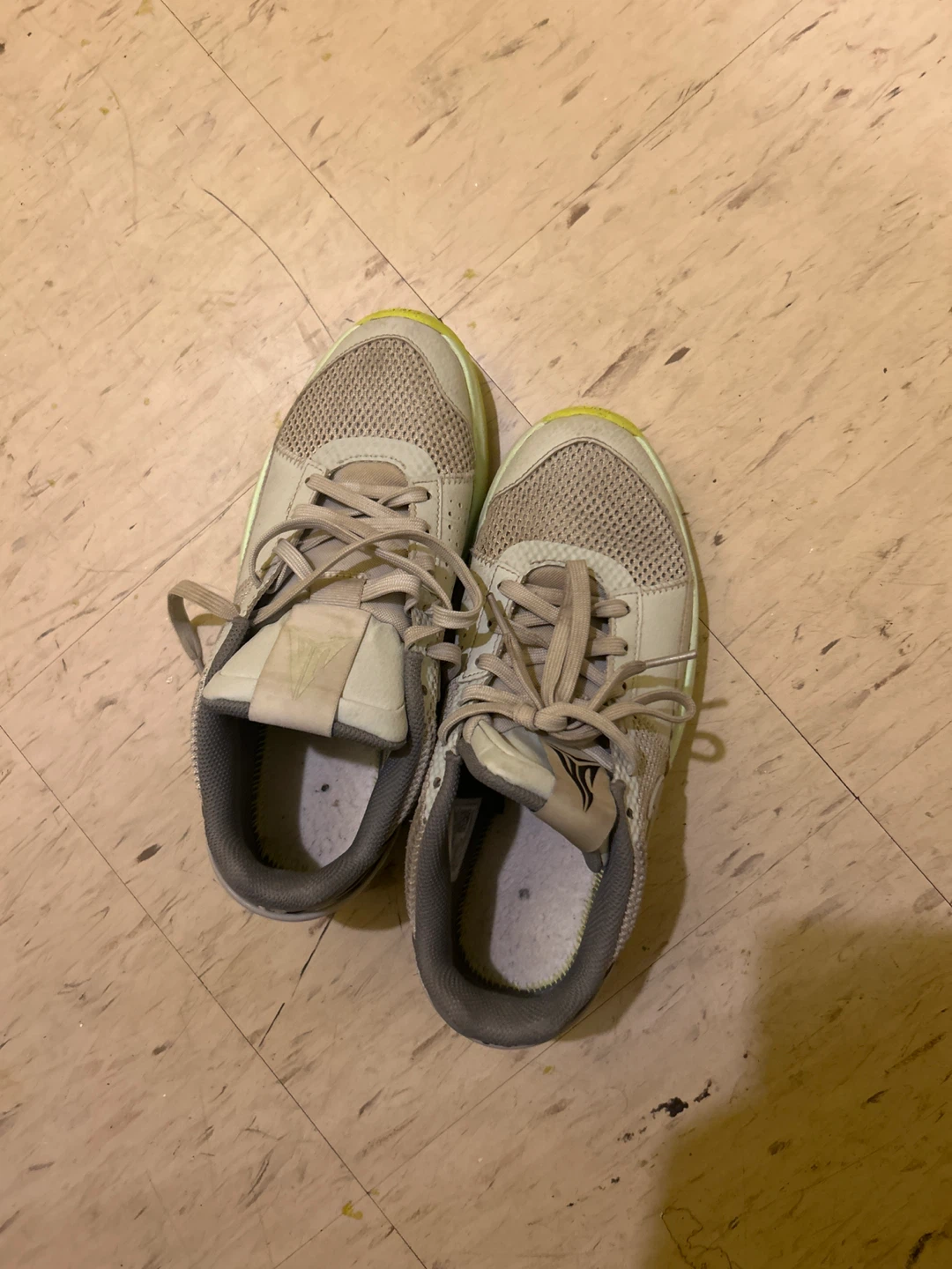 Gray and green jaw ones with no insoles - photo 4