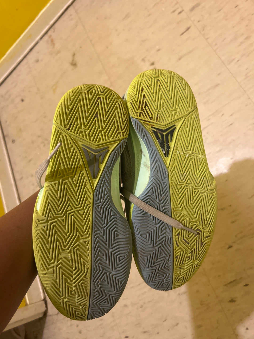 Gray and green jaw ones with no insoles - photo 2