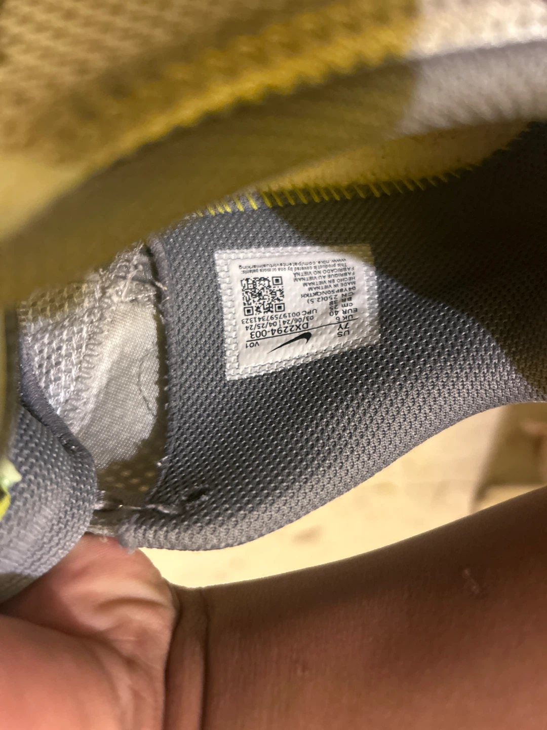 Gray and green jaw ones with no insoles - photo 3