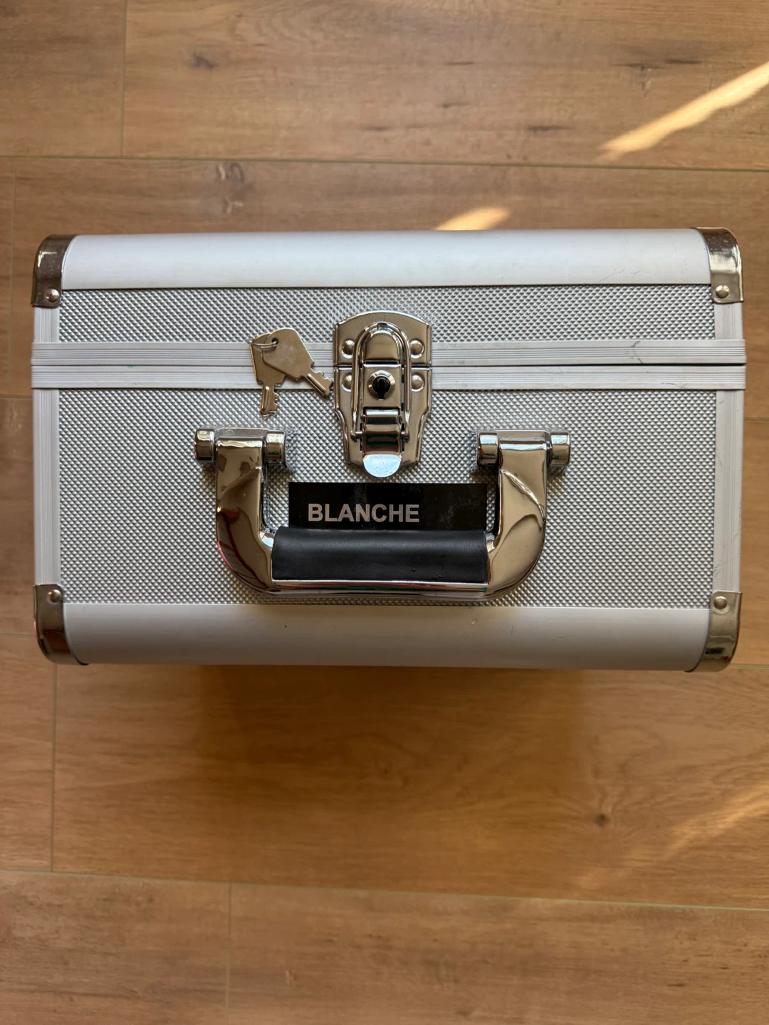 Blanche Macdonald Centre Professional Makeup Train Case - photo 2