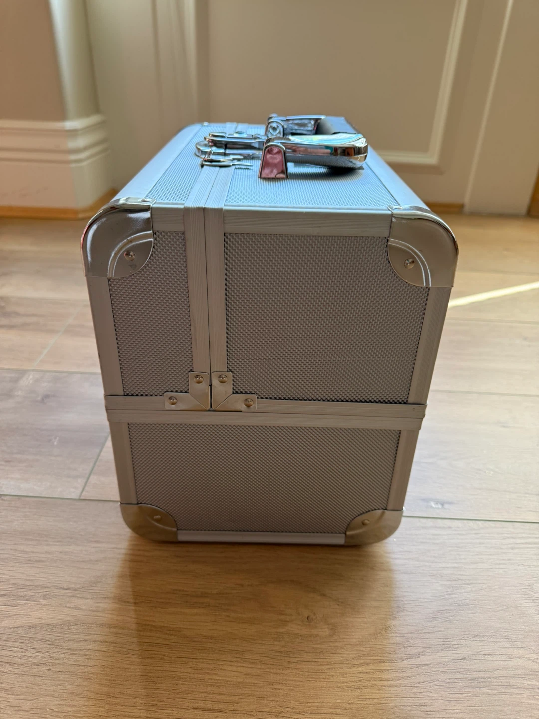 Blanche Macdonald Centre Professional Makeup Train Case - photo 4