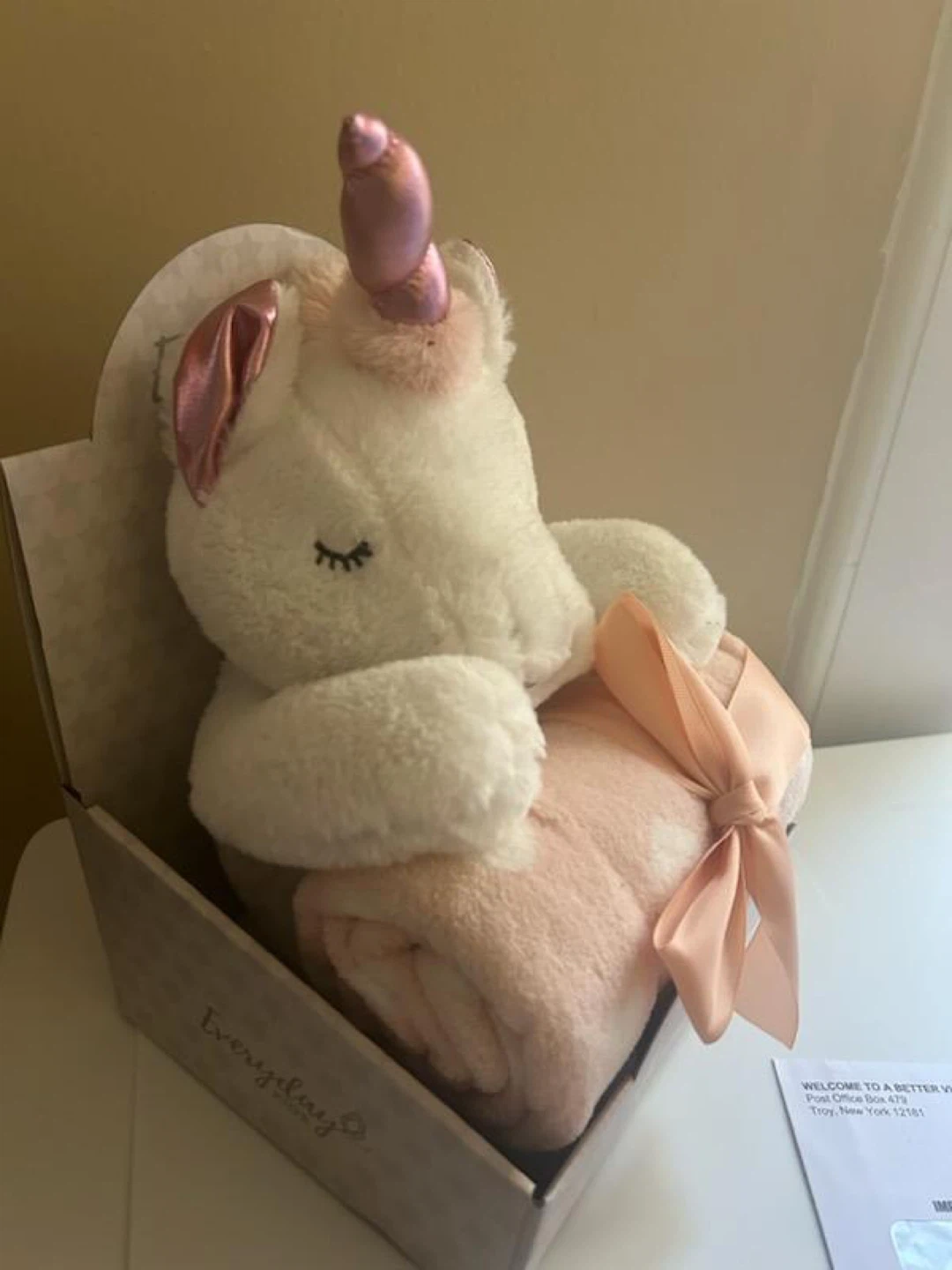 Everyday Kids Fleece Blanket with Plush Toy - Unicorn - photo 2