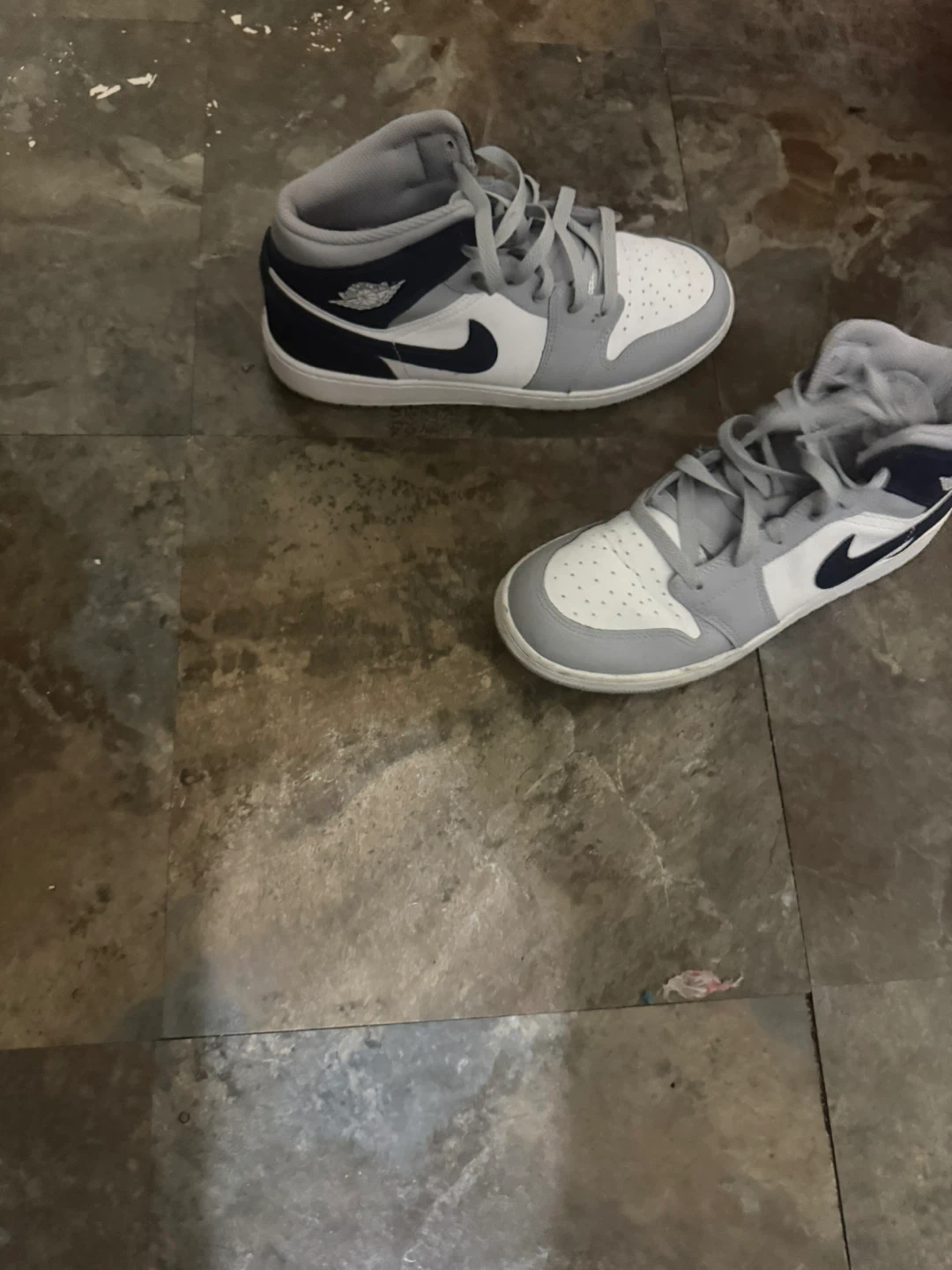 Air Jordan 1 Mid SE Light Smoke Grey Navy White - photo 2