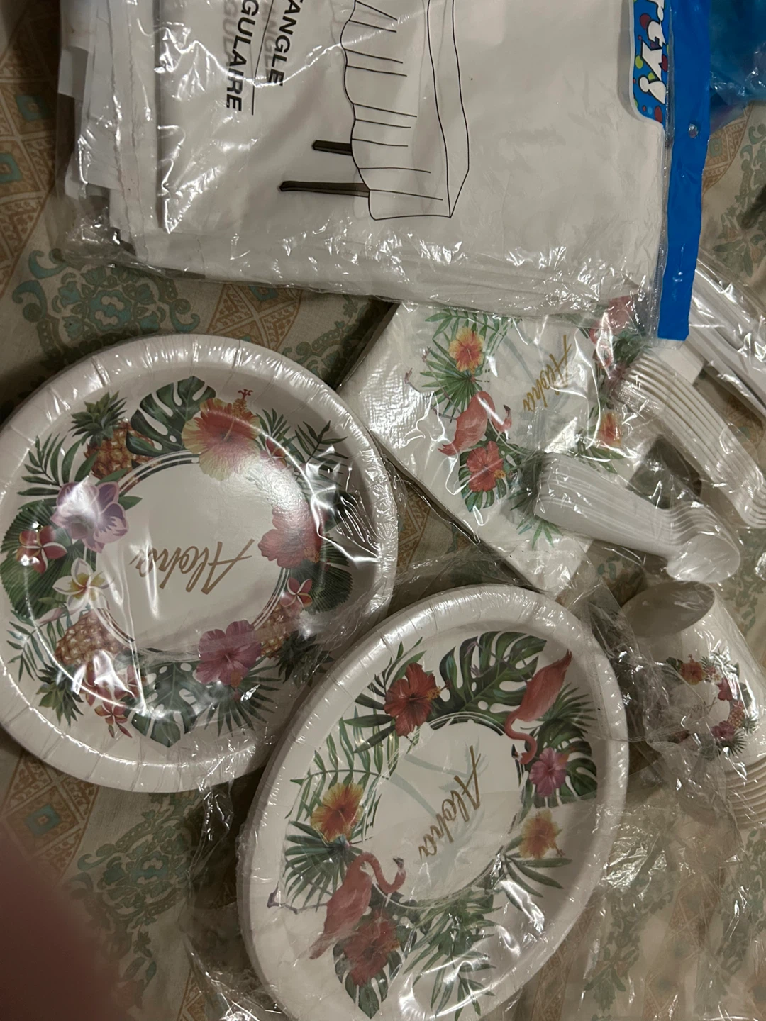 Aloha Themed Party Supplies - Plates, Cups, Napkins & Cutlery - photo 2